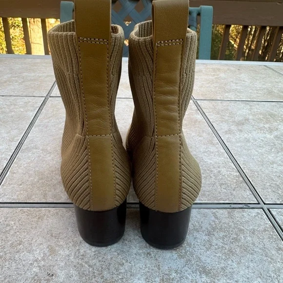 Everlane The Glove Boot - Picture 8 of 16